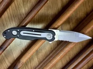 United CutlerybColt State Trooper Black Lock Back